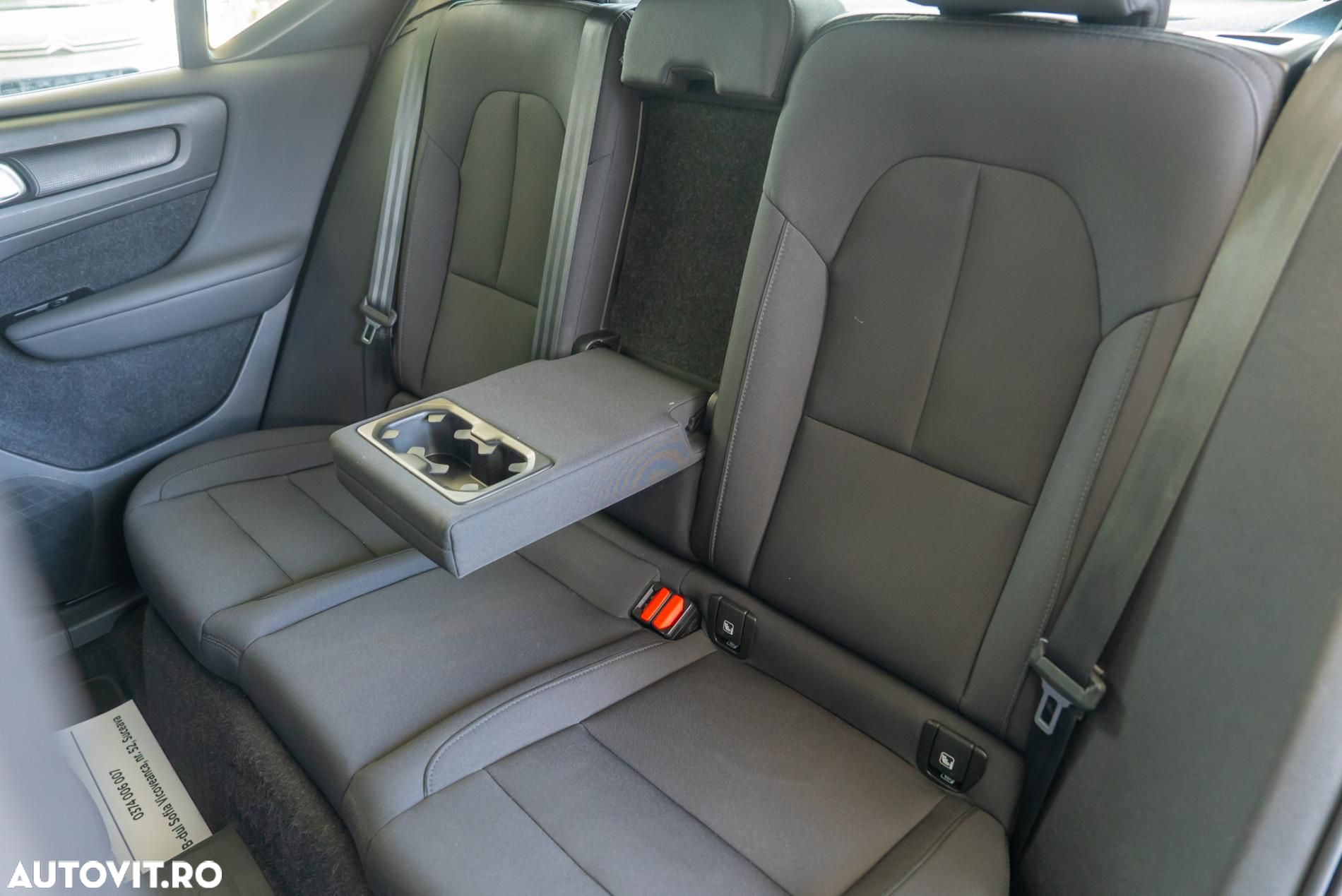 Volvo XC 40 T3 Geartronic Momentum Pro - 22