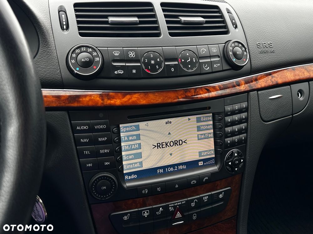 Mercedes-Benz Klasa E 350 4Matic Automatik Classic - 20