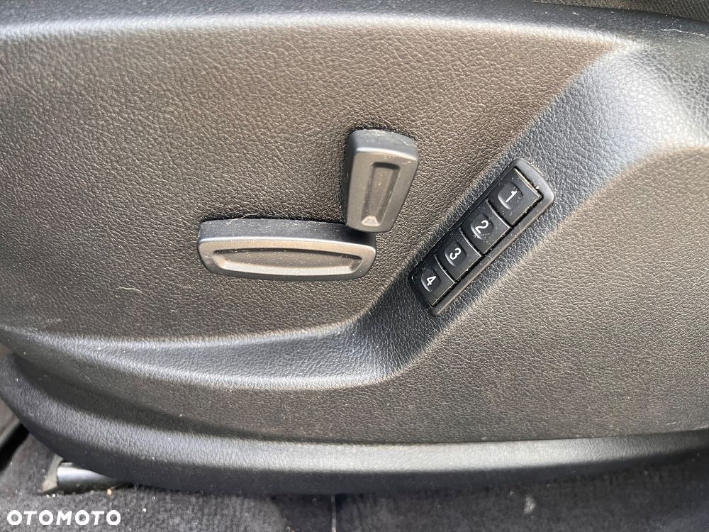 Ford S-Max - 13