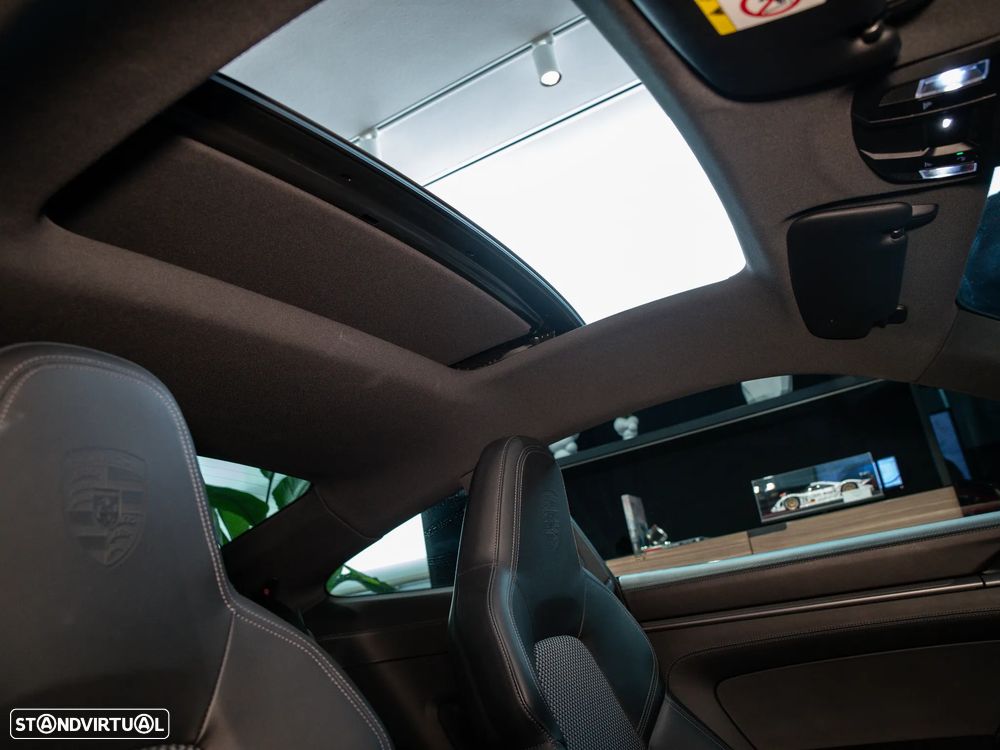Porsche 911 (992) Carrera 4S PDK - 31