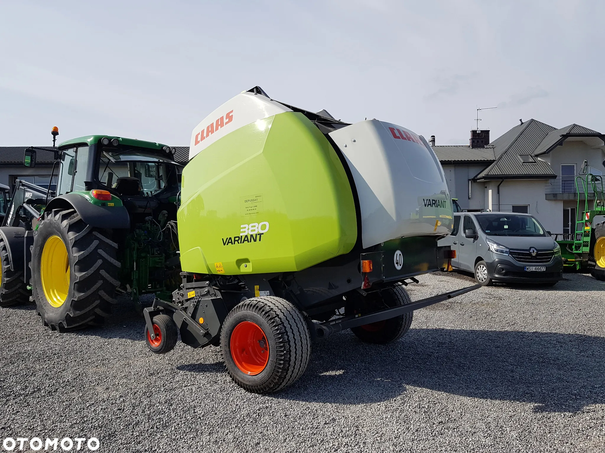 Claas VARIANT 380 - 26