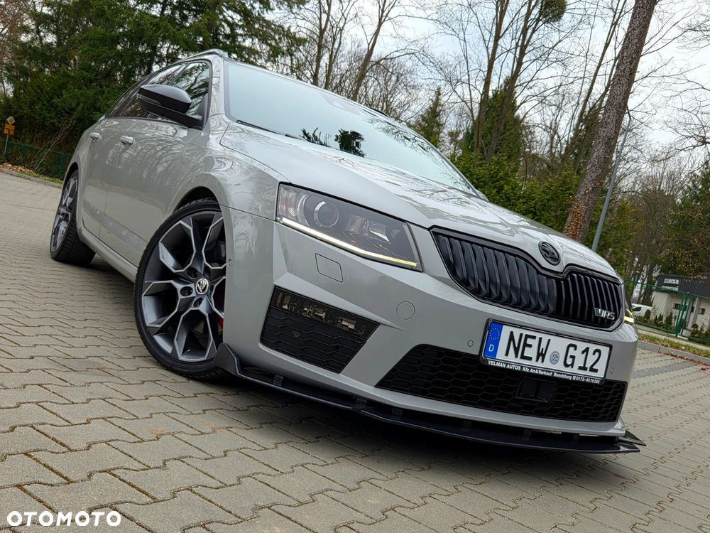 Skoda Octavia 2.0 TDI DSG RS - 23