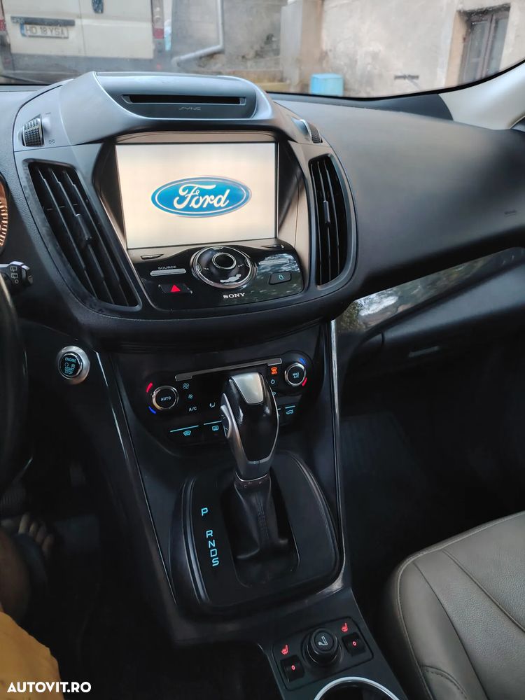 Ford Kuga 2.0 TDCi 4WD Powershift ST-Line - 13
