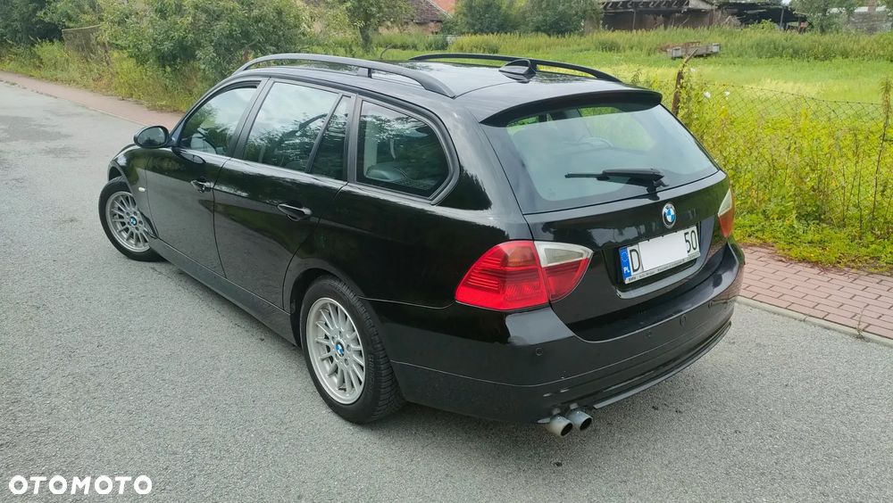 BMW Seria 3 318d - 4