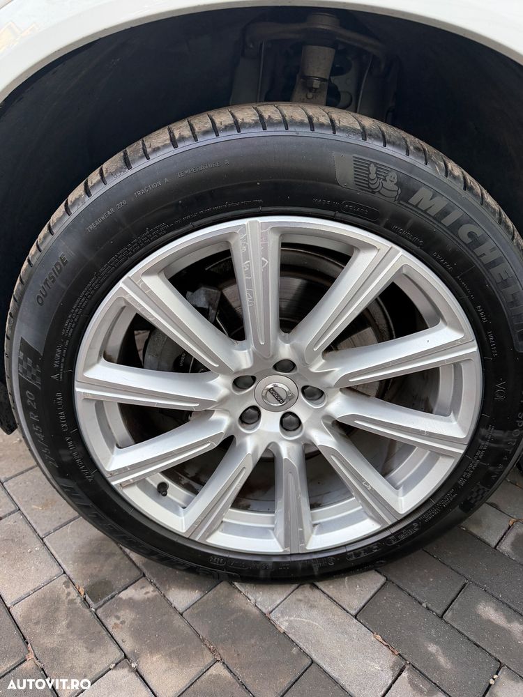 Volvo XC 90 B5 D AWD Geartronic Momentum Pro - 23
