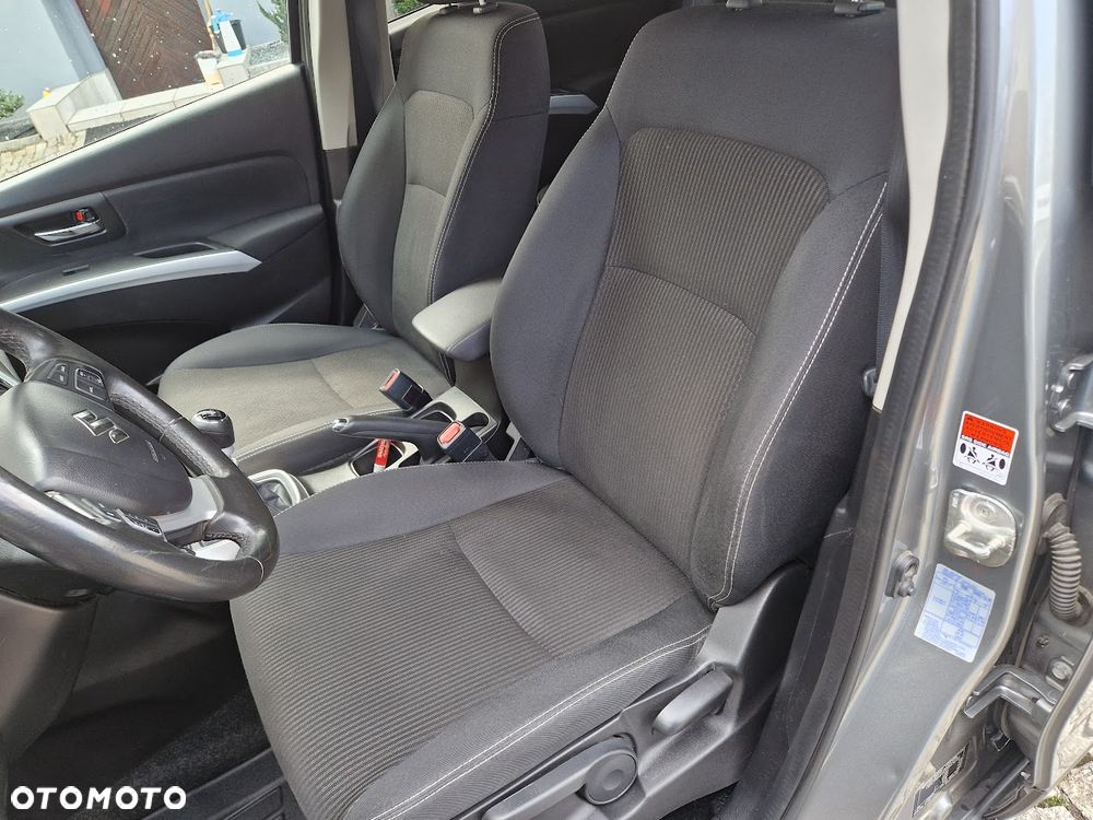 Suzuki SX4 1.6 Premium - 23