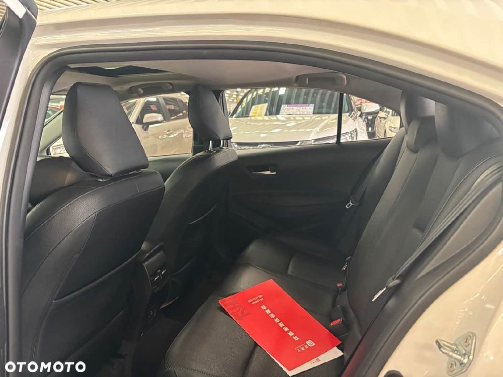 Toyota Corolla 1.8 Hybrid Comfort - 17