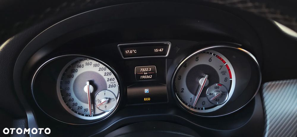 Mercedes-Benz GLA - 24