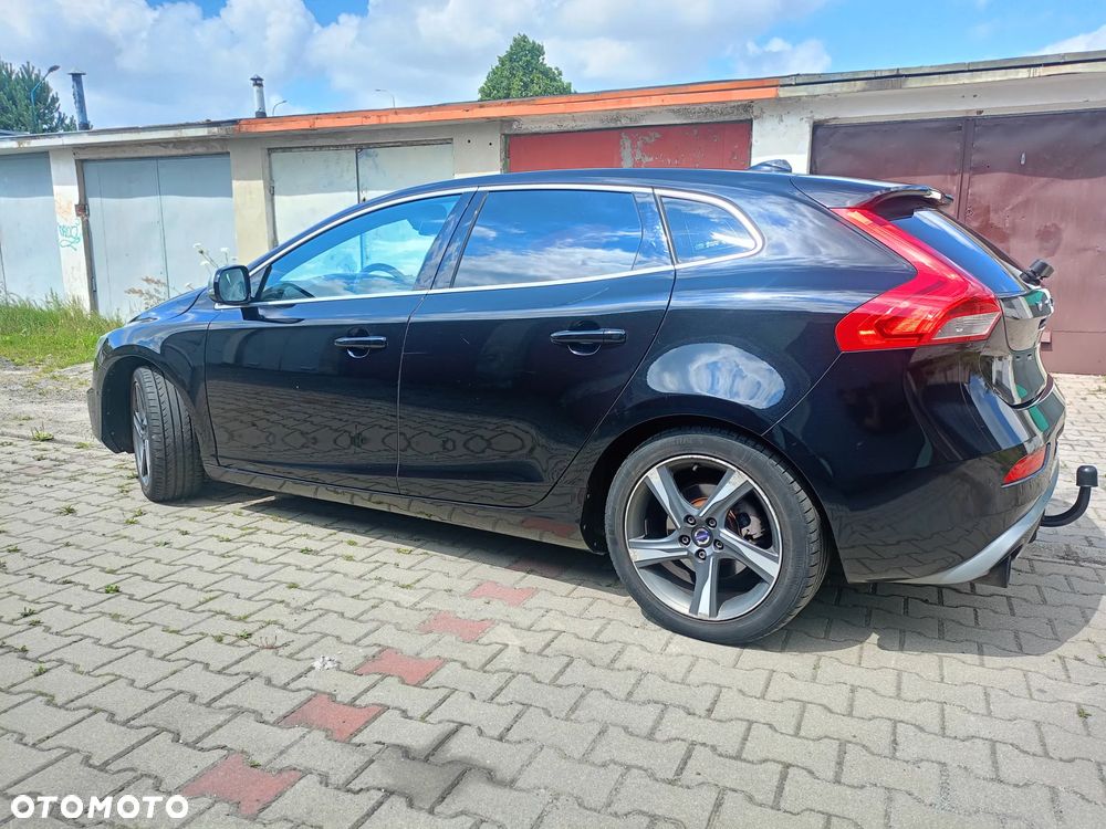 Volvo V40 D2 R-Design - 3