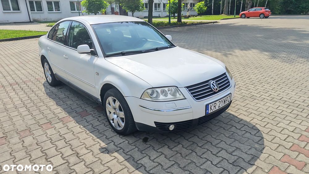 Volkswagen Passat - 13