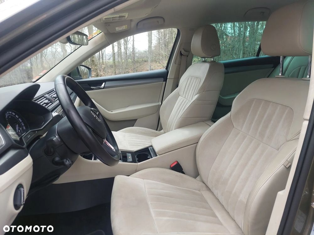 Skoda Superb 2.0 TDI 4x4 DSG Premium Edition - 10