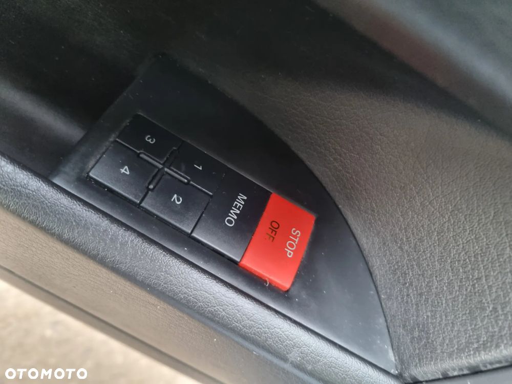 Audi A4 Avant 2.0 TDI Multitronic - 29