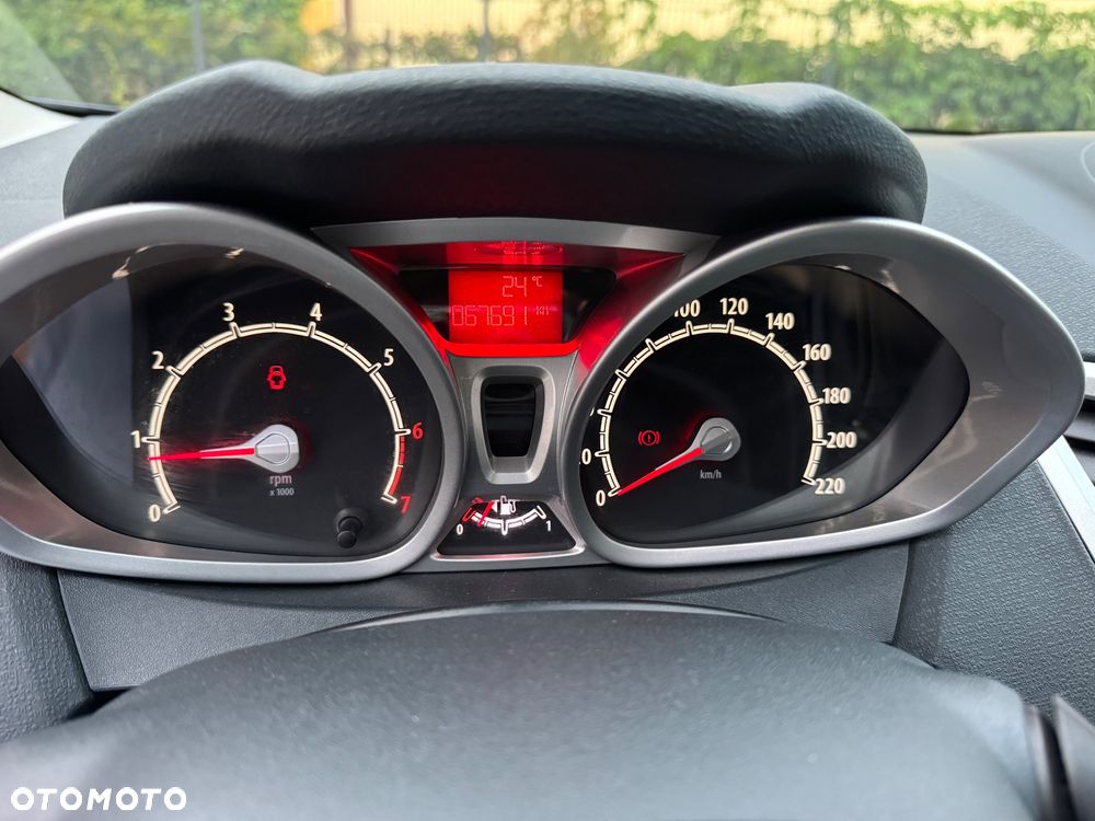 Ford Fiesta 1.4 Titanium - 37