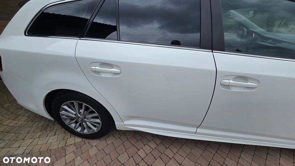 Toyota Avensis - 20