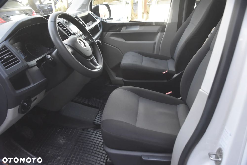 Volkswagen Transporter - 22