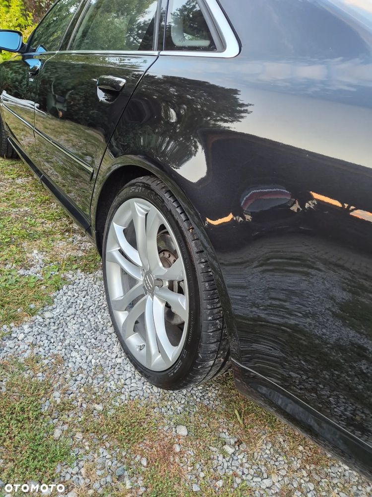 Audi A8 4.2 Quattro - 28