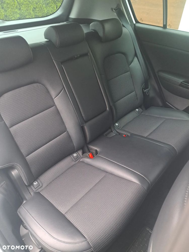 Kia Sportage 1.6 GDI Black Edition 2WD - 32