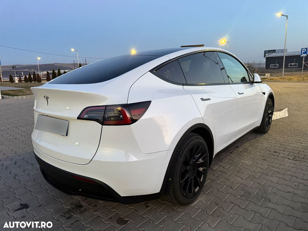 Tesla Model Y RWD - 4