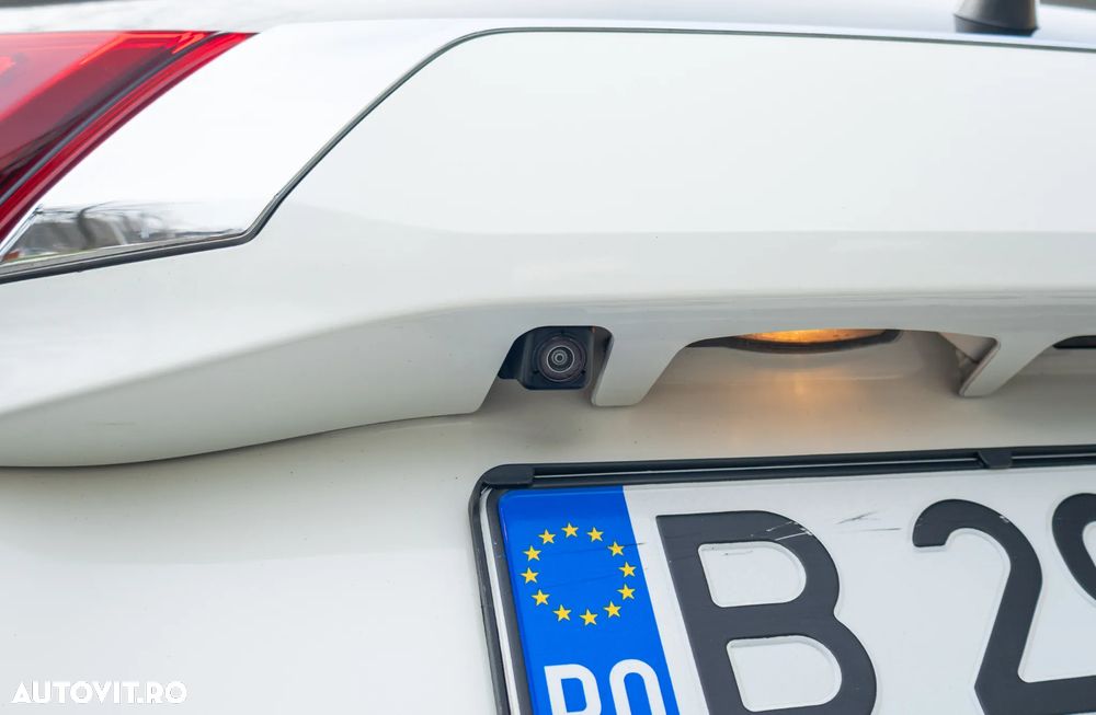 Mitsubishi Outlander - 8