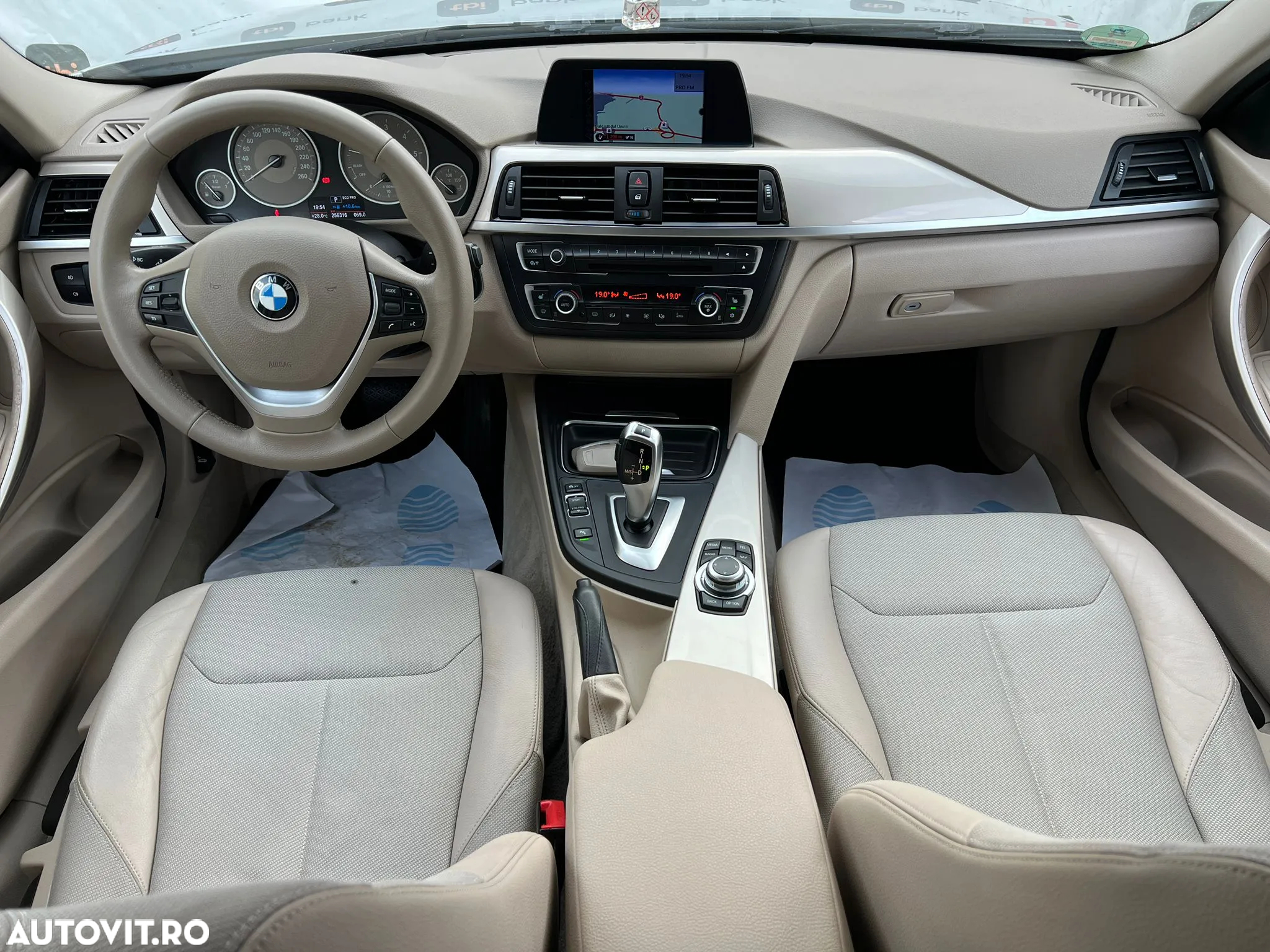 BMW Seria 3 320d DPF Touring Aut. - 7