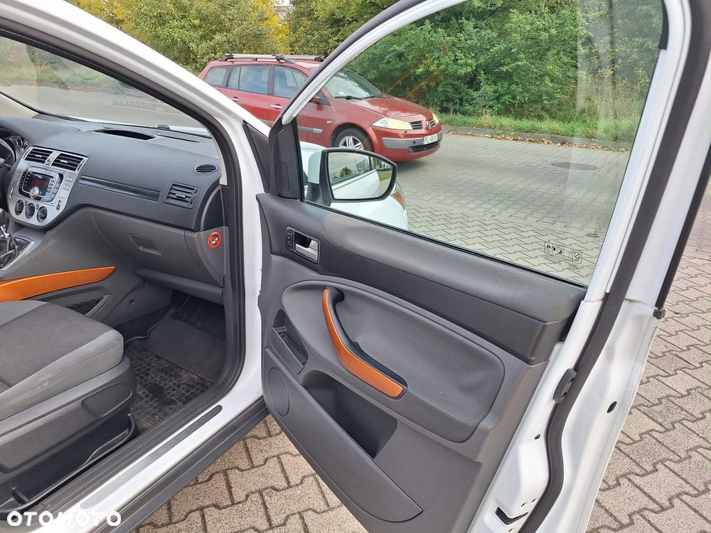 Ford Kuga - 13