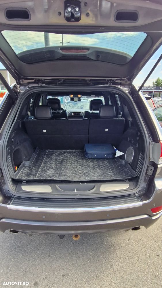 Jeep Grand Cherokee - 11