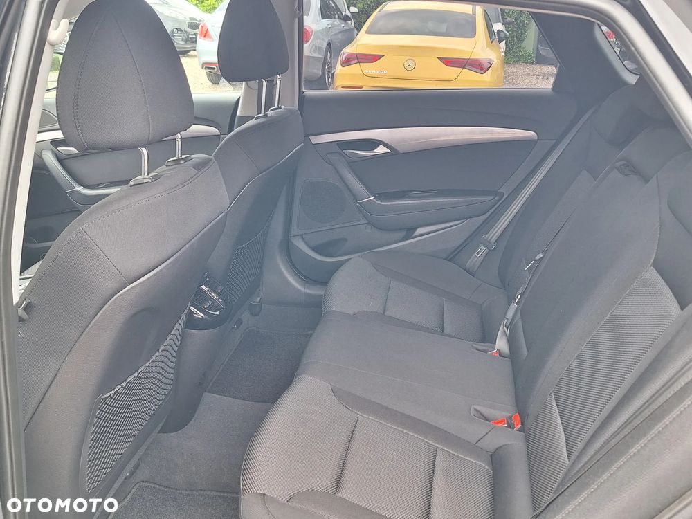Hyundai i40 Kombi blue 1.6 Family - 8