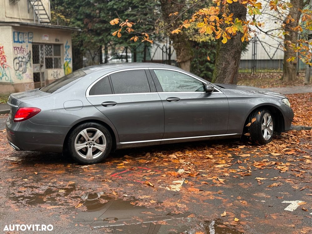 Mercedes-Benz E 220 d 4Matic T 9G-TRONIC - 16
