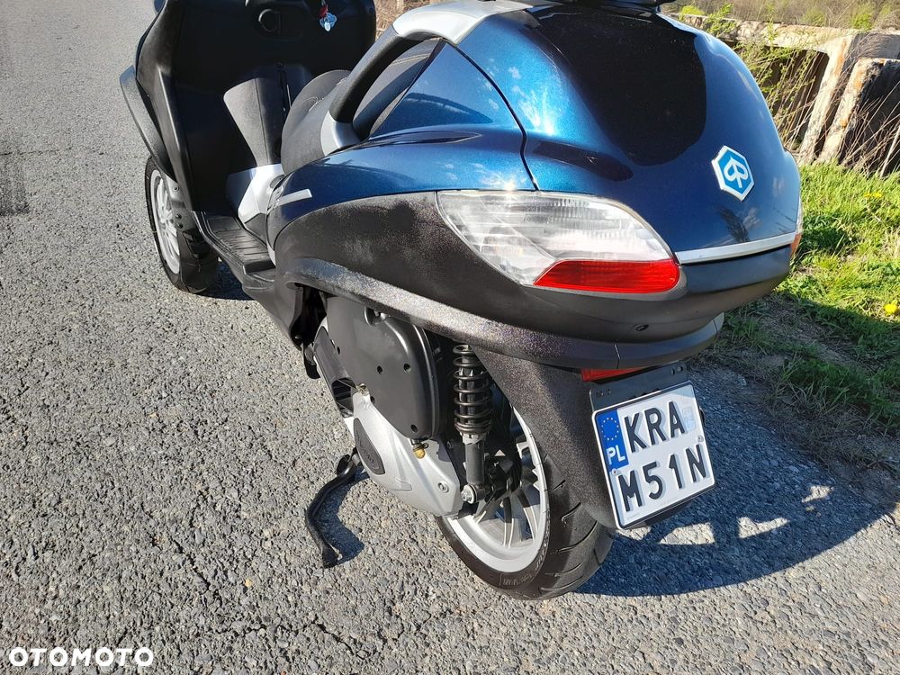 Piaggio MP-3 - 18