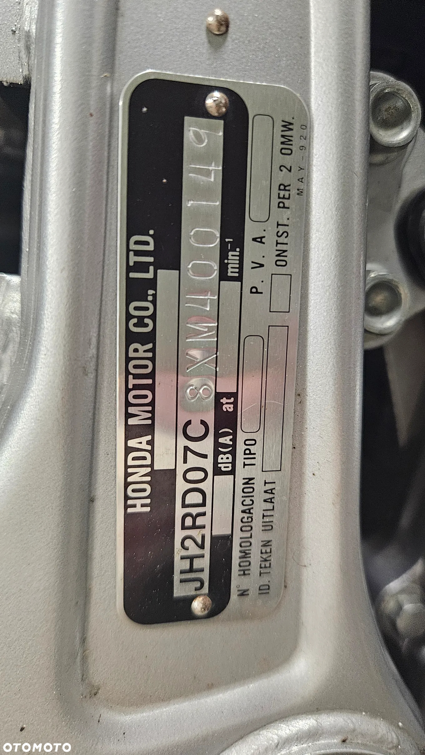Honda XRV - 7