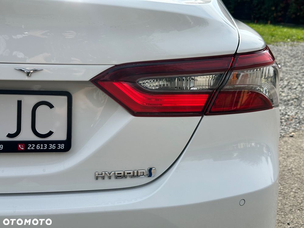 Toyota Camry 2.5 Hybrid Comfort CVT - 28