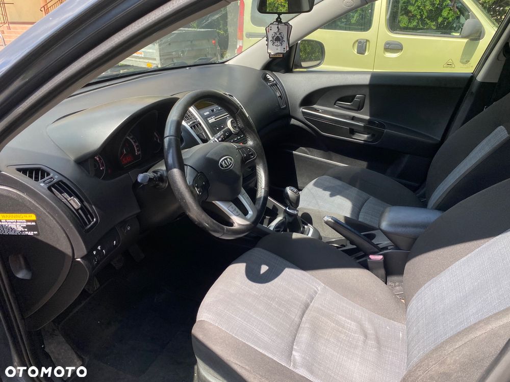 Kia Ceed 1.6 CVVT Dream-Team Edition - 14