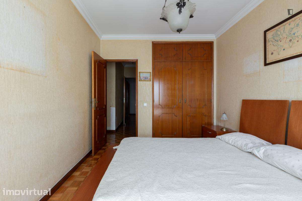 Quarto - localizado em Rio Tinto Porto - Grande imagem: 3/18