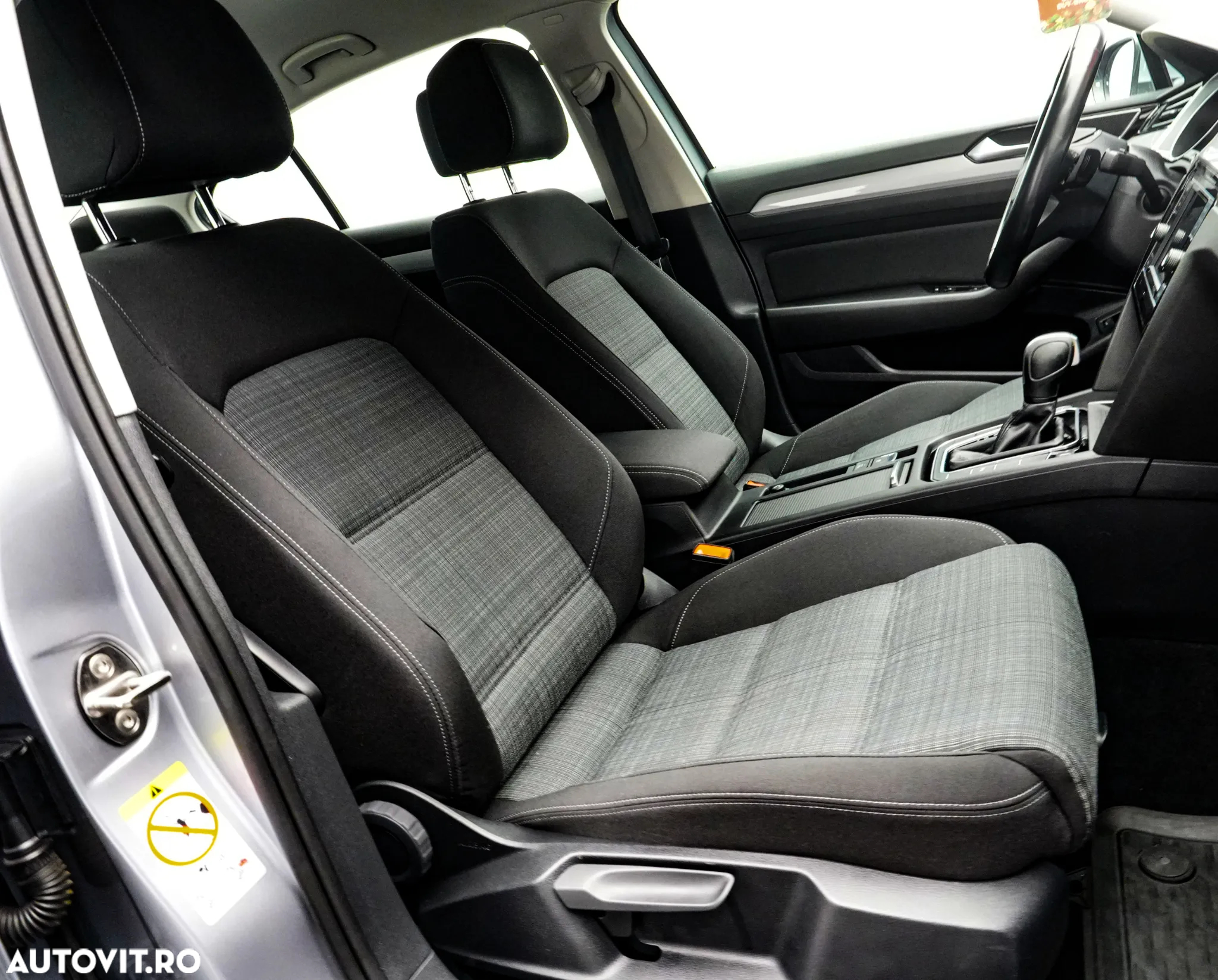 Volkswagen Passat 2.0 TDI DSG Comfortline - 15