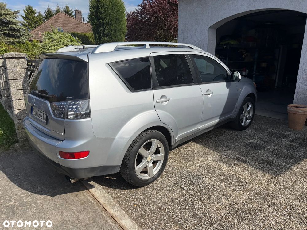Mitsubishi Outlander 2.0 DID Intense + - 20