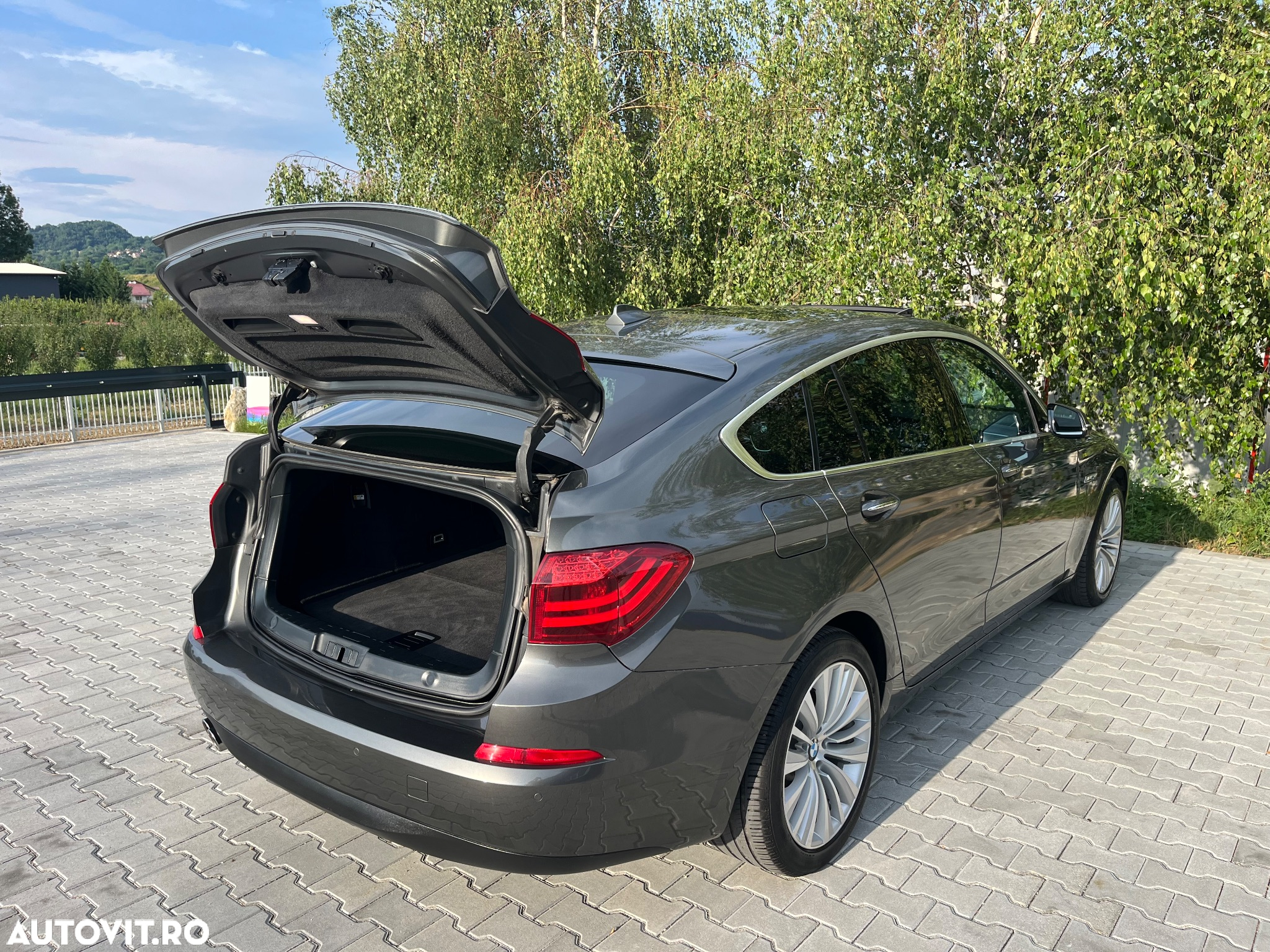 BMW Seria 5 520d Aut. Luxury Line - 16