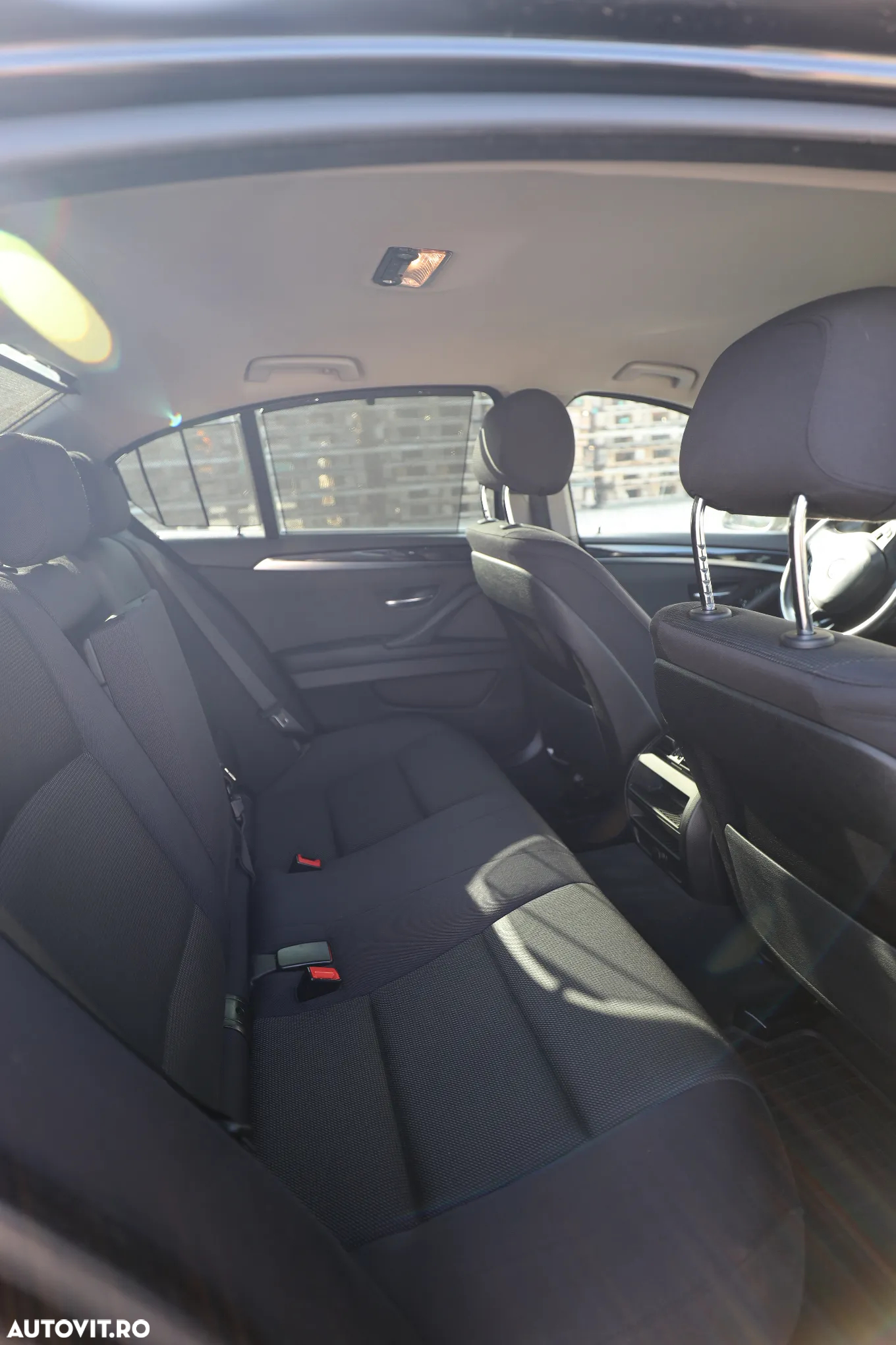 BMW Seria 5 520d xDrive AT - 11