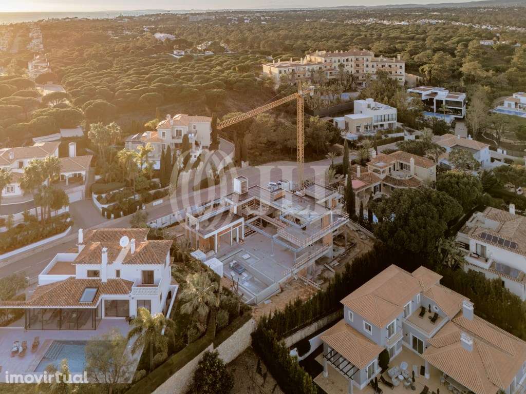 Moradia T4+1, com piscina, jardim, Quinta do Lago - Grande imagem: 2/25