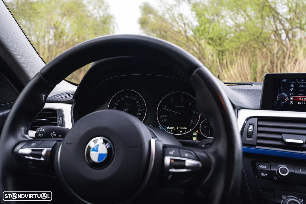 BMW 320 d Navigation Auto - 31
