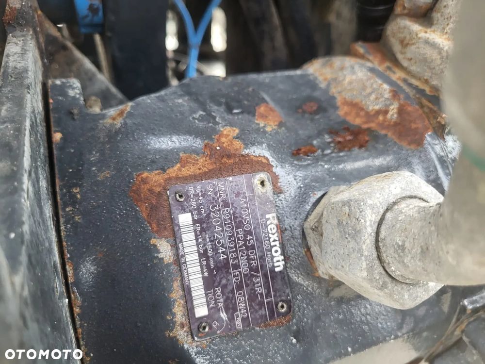 Wentylator z zamiatarki, rozdzielacz, pompy hydrauliczne - 8