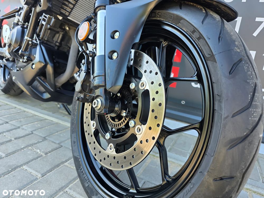 Yamaha MT - 27