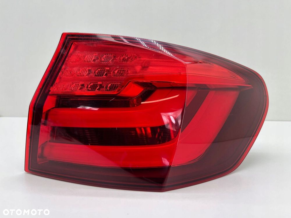 BMW 5 F11 PRAWA LAMPA TYŁ W BŁOTNIK LED 7203234 - 4