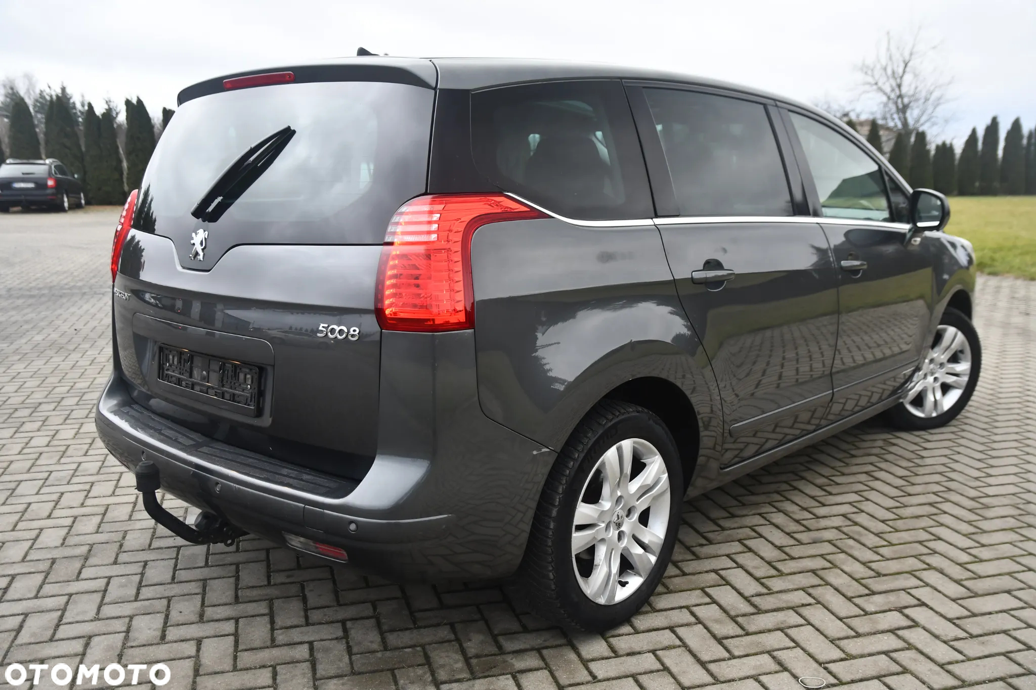 Peugeot 5008 1.6 THP Premium + - 7