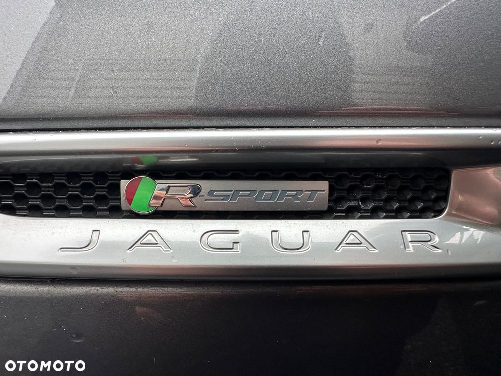 Jaguar XE 20d R-Sport - 21