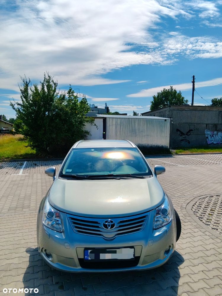 Toyota Avensis 2.0 D-4D - 6