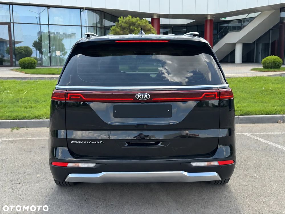 Kia Carnival - 6