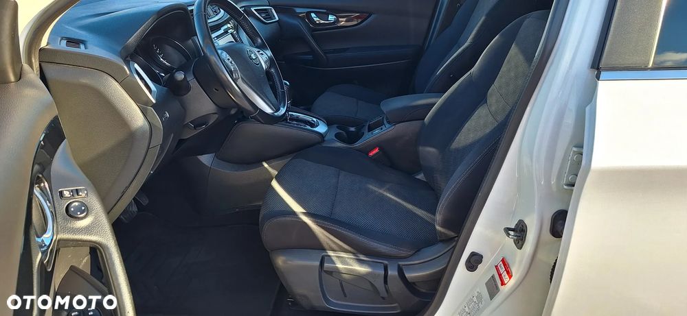 Nissan Qashqai 1.6 DCi Xtronic TEKNA - 16