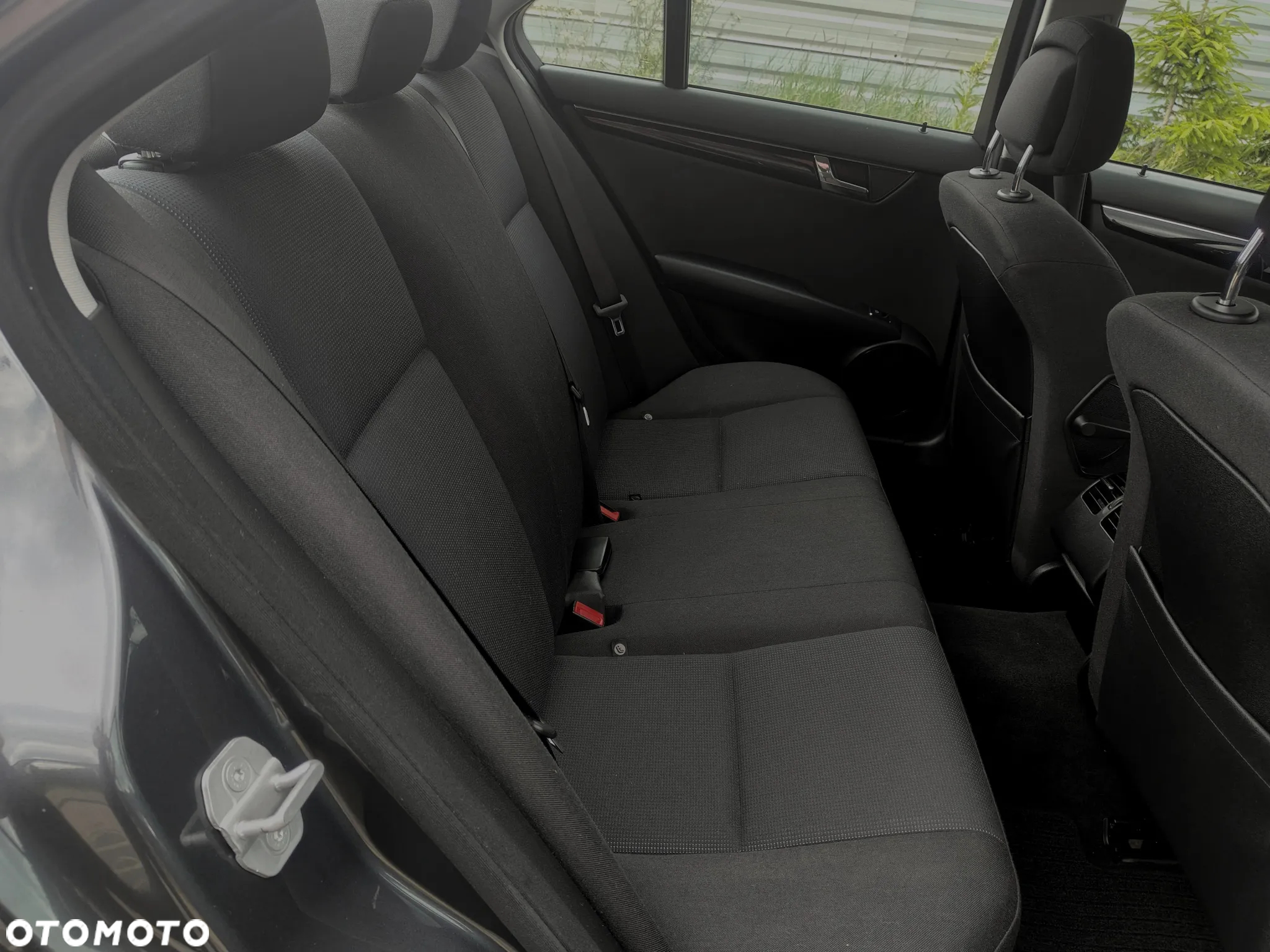 Mercedes-Benz Klasa C 180 BlueEFFICIENCY 7G-TRONIC - 24