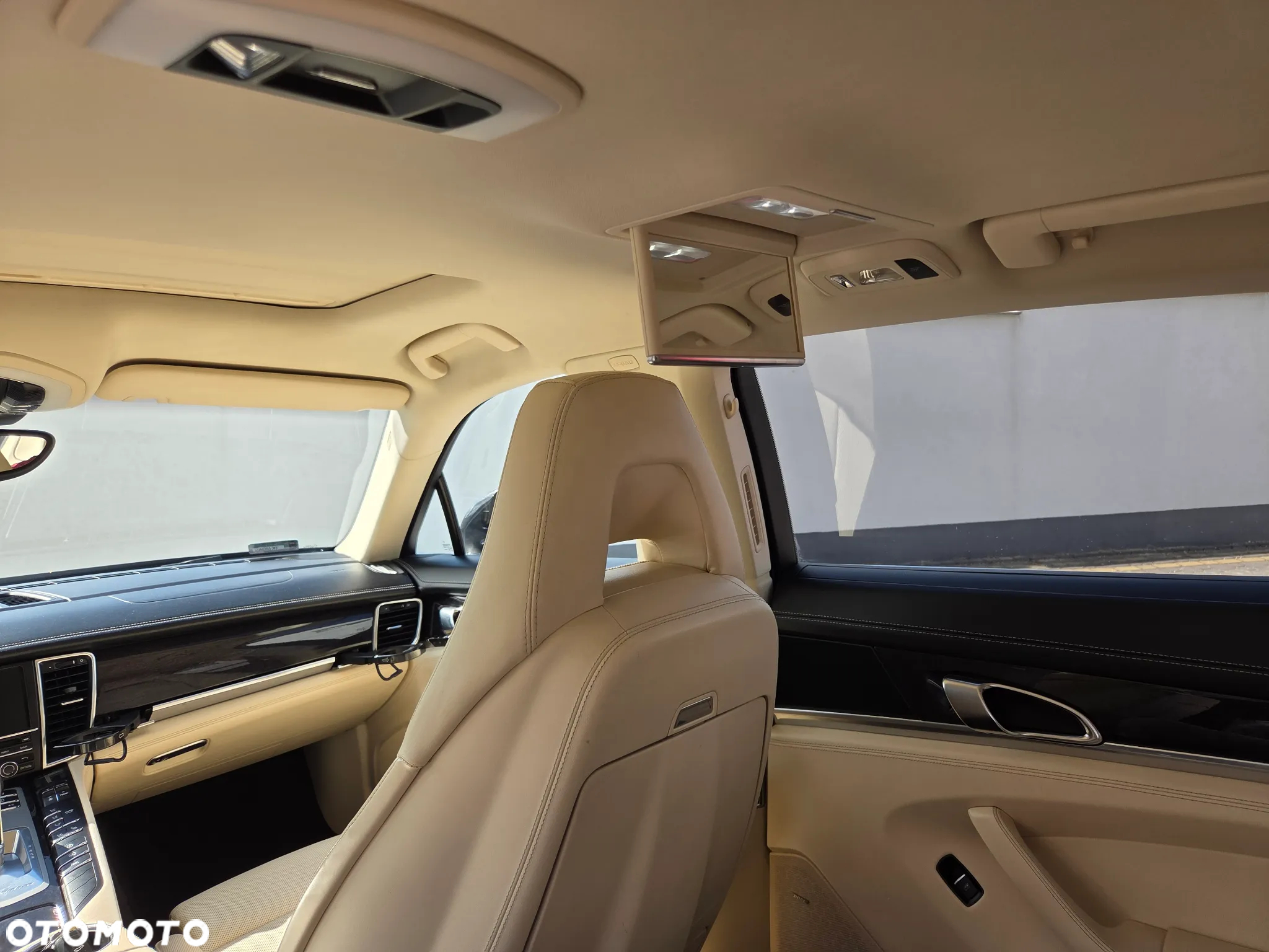 Porsche Panamera 4S Executive - 12