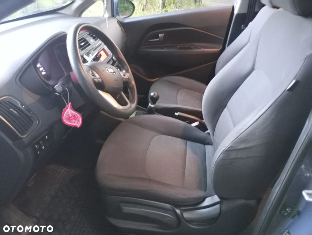 Kia Rio 1.2 Attract - 4